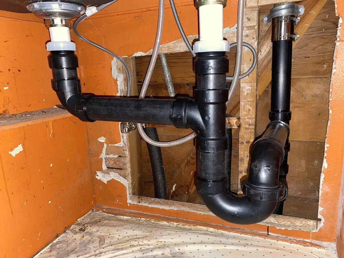 Professional Pipe Bursting equipment and tools on the job in Kings Grant